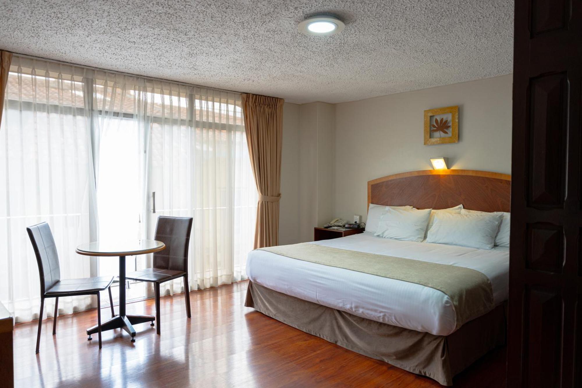 Hotel Santa Monica Куэнка Экстерьер фото