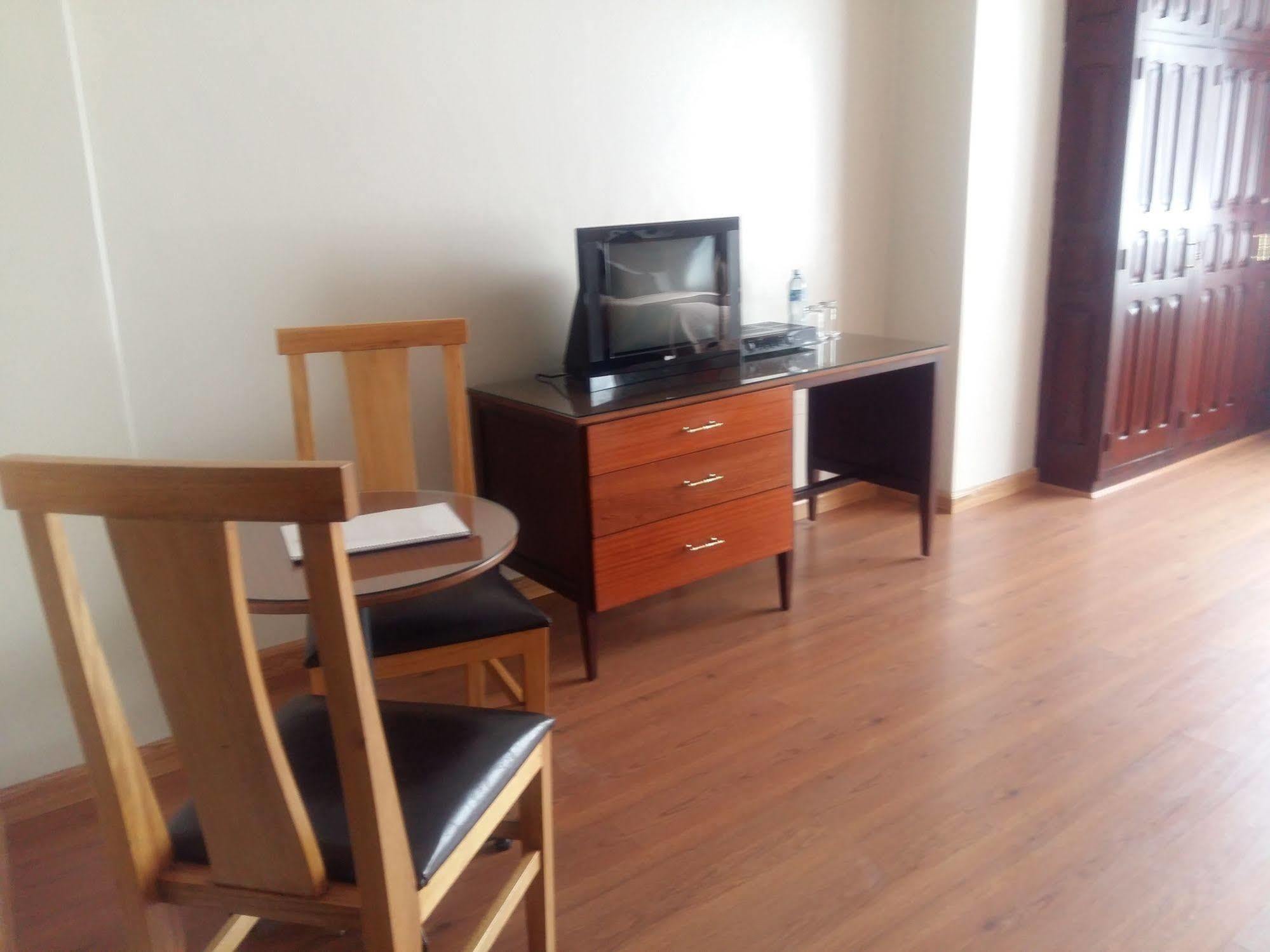 Hotel Santa Monica Куэнка Экстерьер фото