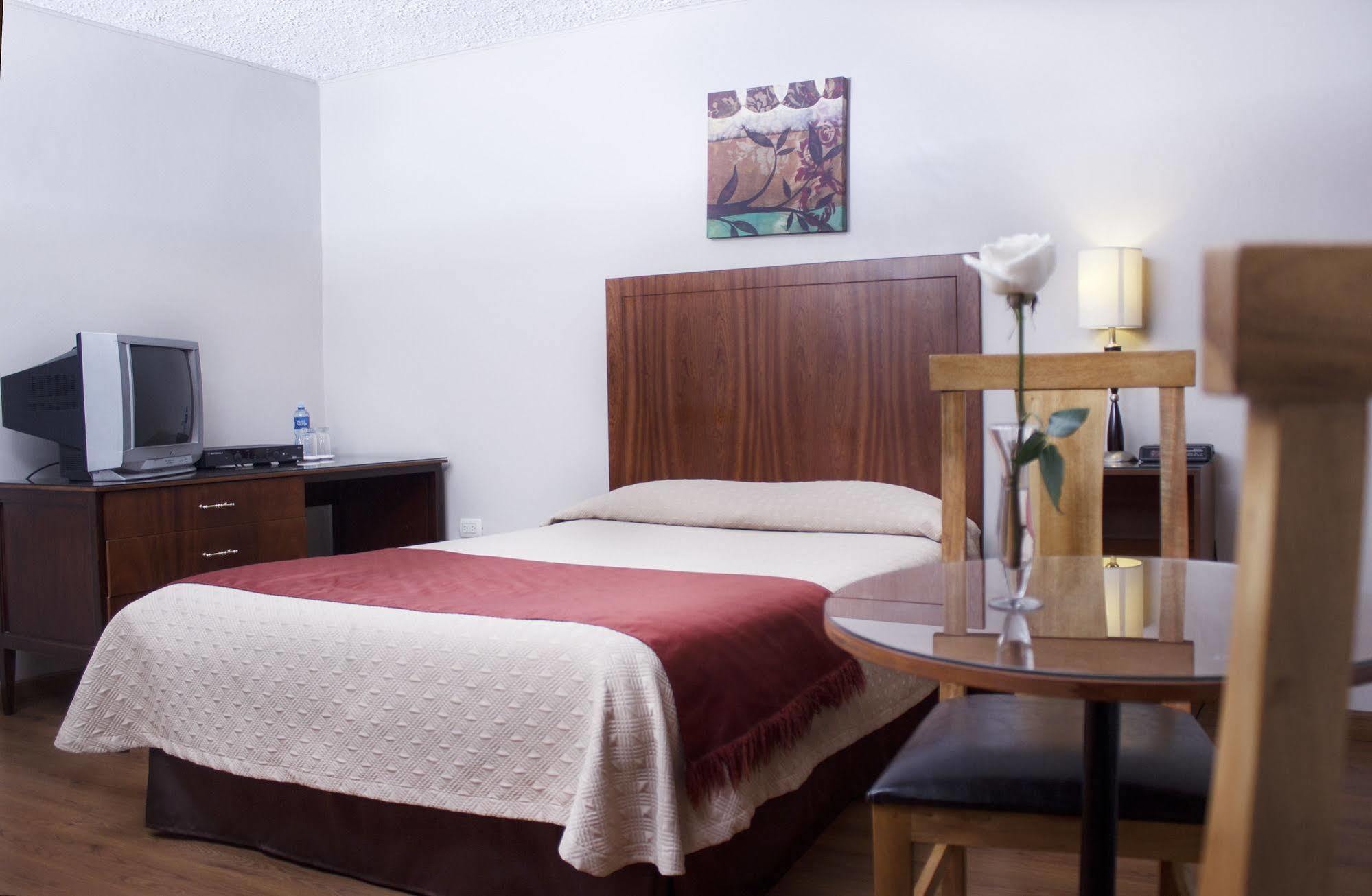 Hotel Santa Monica Куэнка Экстерьер фото